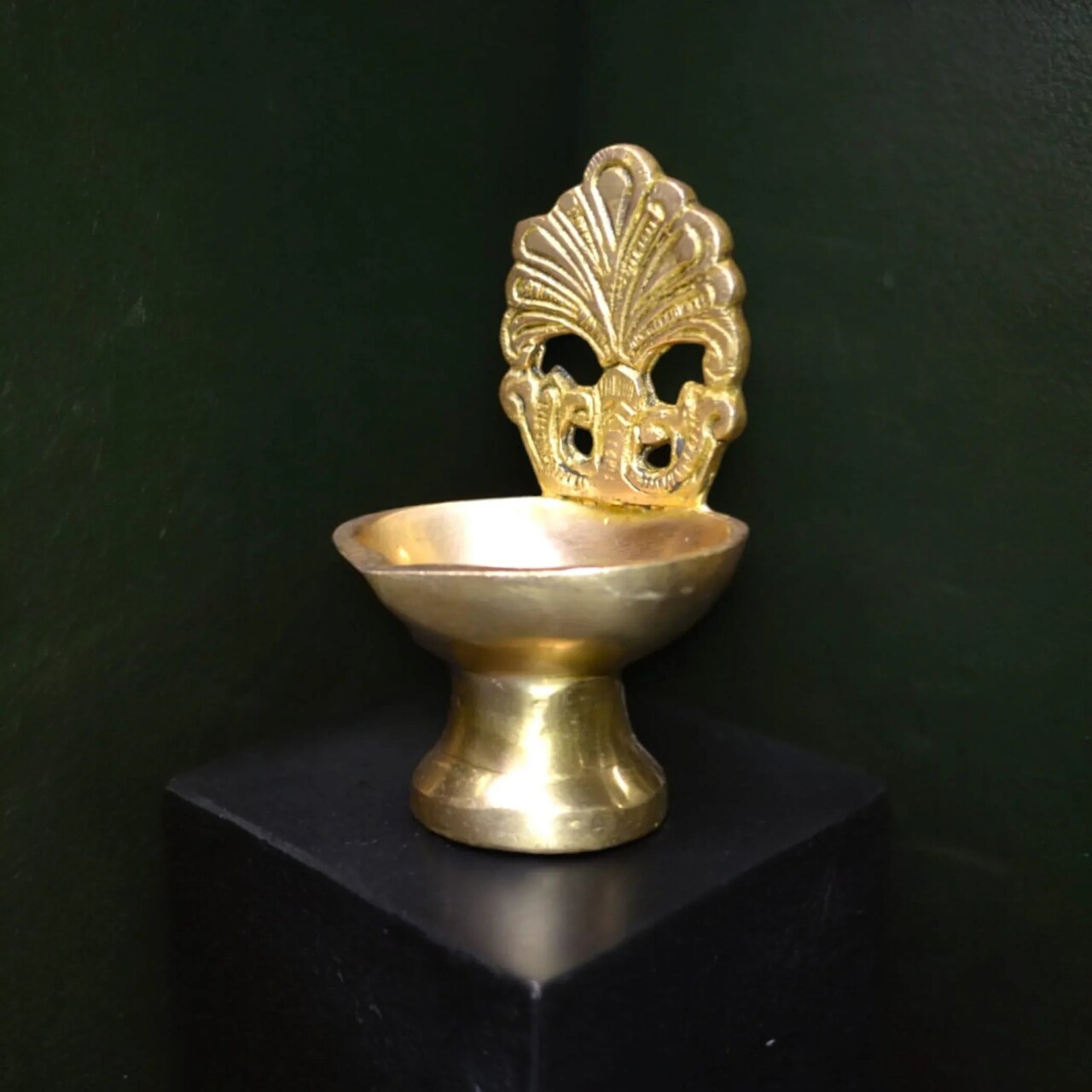Brass Diya Indian Diya Oil Lamps for Home Decoration, Mandir, Temple, Traditional Hindu Puja, Religious Decor, Diwali Deepawali, Housewarming Return Gift Items